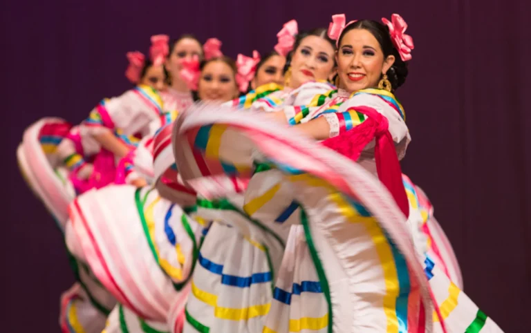 25 26 MariachiChristmas2 5364d10297 768x482